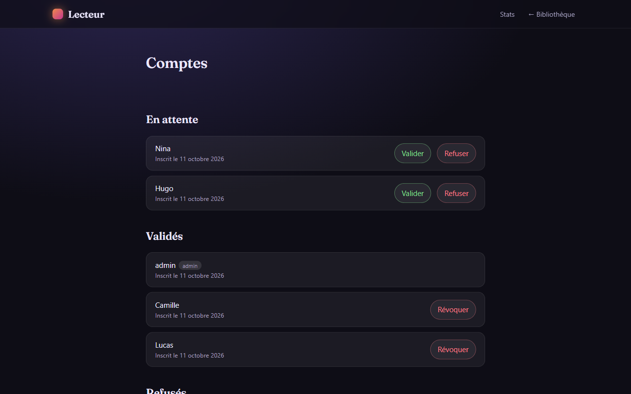 Page d'administration : comptes en attente avec boutons Valider et Refuser, comptes validés avec bouton Révoquer